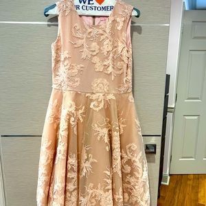 Beautiful girl dress for all formal occasions.